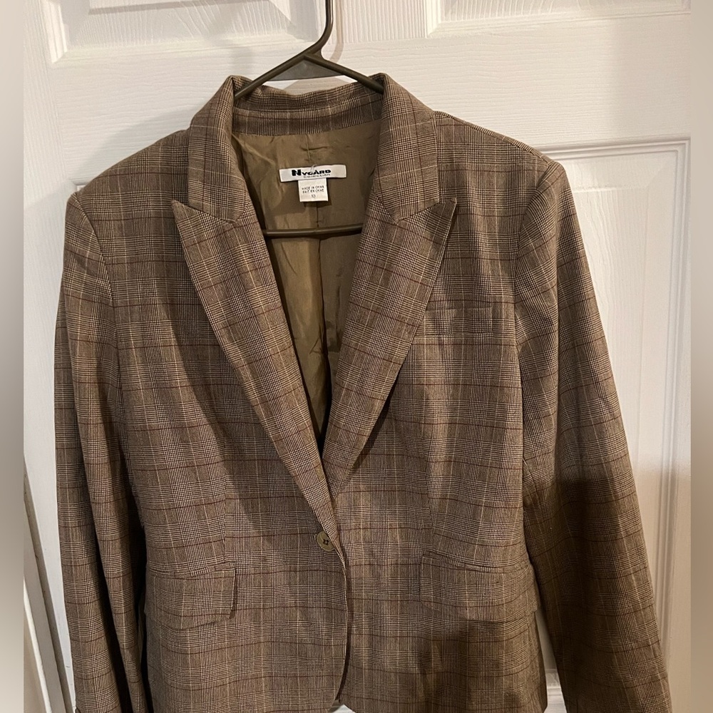 NY card Collection womens pant suit.Jacket size 10 pants size 8